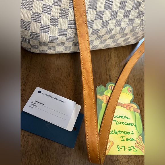 Authentic Louis Vuitton Siracusa MM - Picture 7 of 16